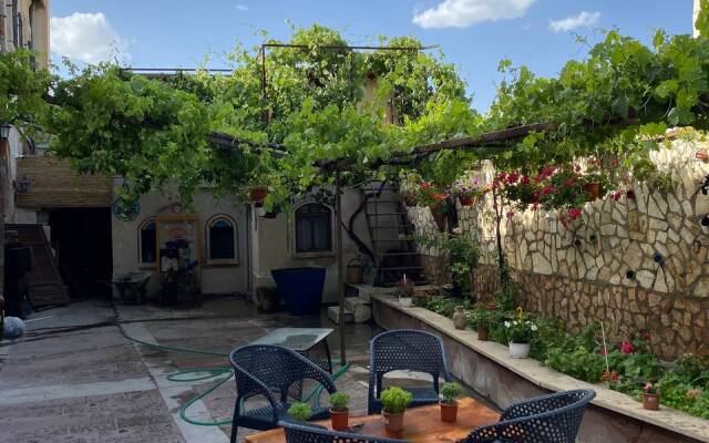 Pacha Cave hotel