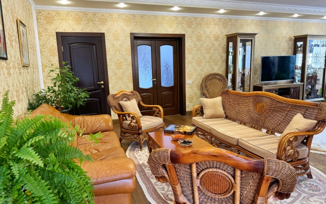 V Kedrovoy Rosche Guest House