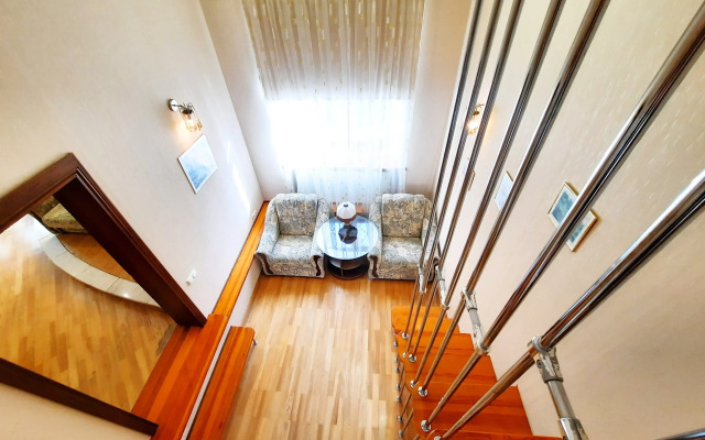 Апартаменты 4 метра над Уровнем Неба Alex