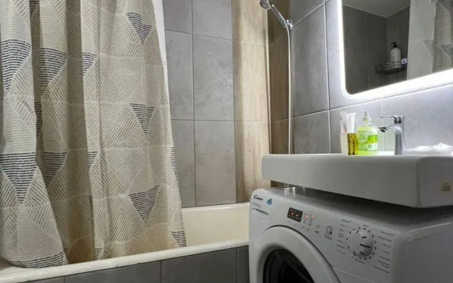 Na Ul. 1-Ya Poselkovaya 1b Flat