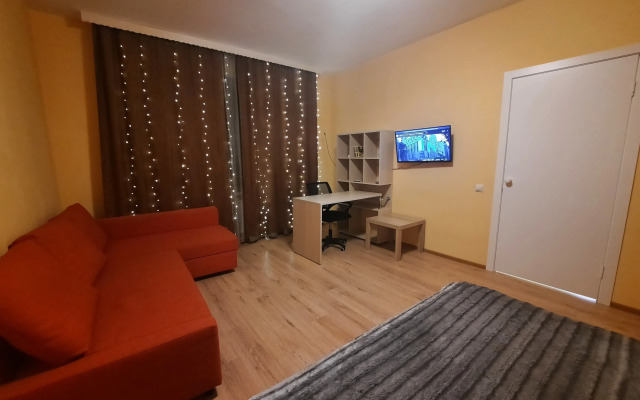 Na Ulitse Fyodora Kotanova Flat