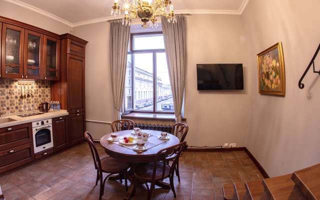 Видовые апартаменты рядом со Спасом на Крови