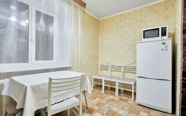 Na Pervomayskoy Ulitse 44 Flat