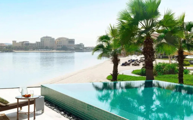 Отель The Ritz-Carlton Abu Dhabi, Grand Canal