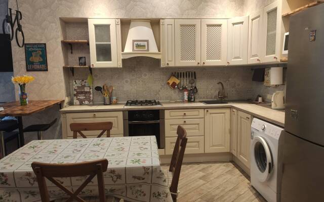 Апартаменты 3х Комнатные Крымская 19к10 с 2мя Санузлами