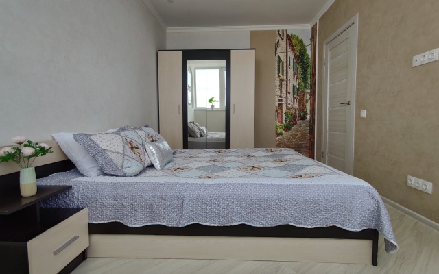 Komfort Na Tsentralnom Proyezde 17 Apartments