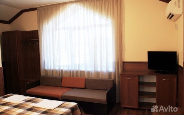 Гостевой Дом Семейный на Трудящихся 68А