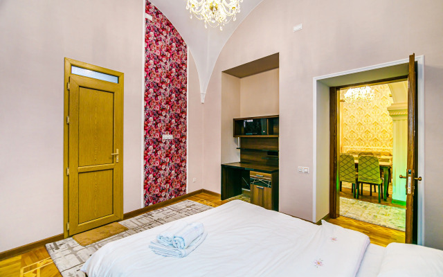 Premium at Nizami Street on Targovi Apartments