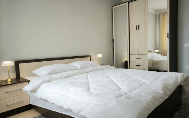 Sovremennye na Nemige Tsentr Apartments