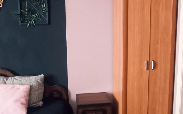 Квартира Черно Розовая Студия