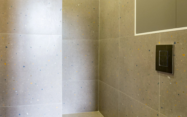 Prostornaya Studiya na 5 Etazhe Flat