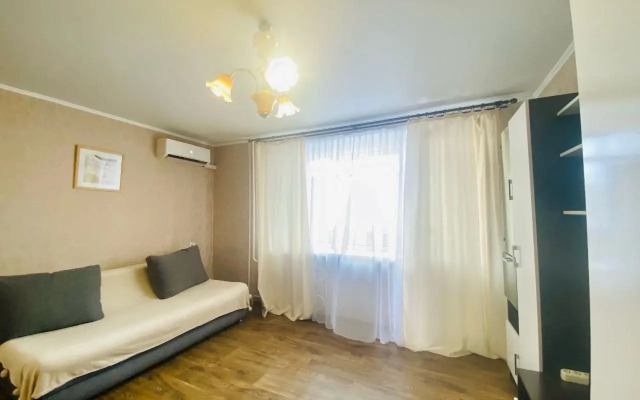 Pionerskaya 18 Flat
