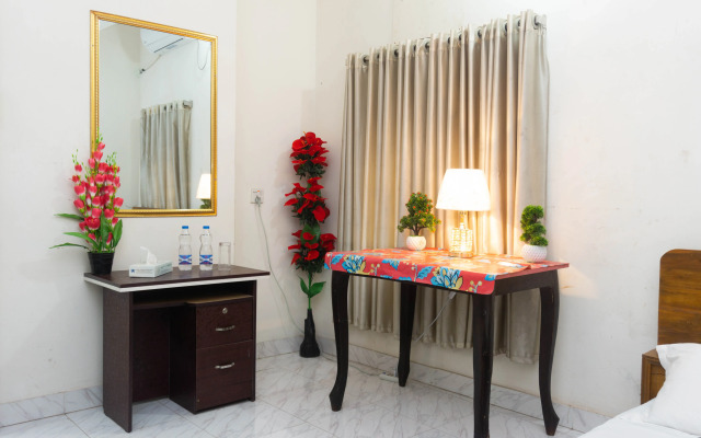 White House International Residential Hotel