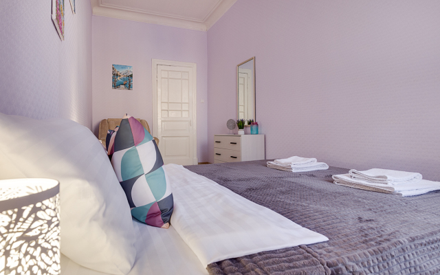 U Avrory VPiter na sutki Apartments