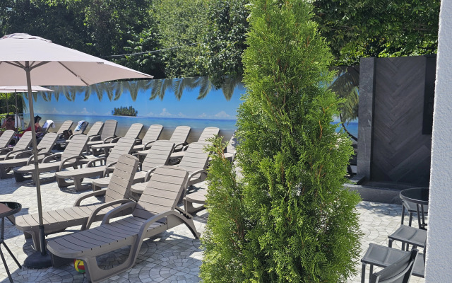 Svetlaya Studiya S Kukhney V Apart-Komplekse S Basseynom Apartments