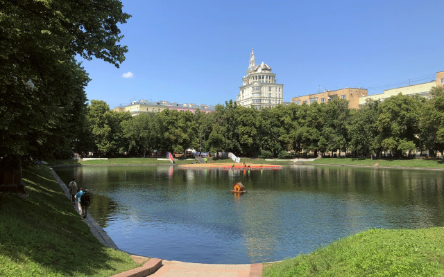 GM with a view of Patriarch Ponds Apartments