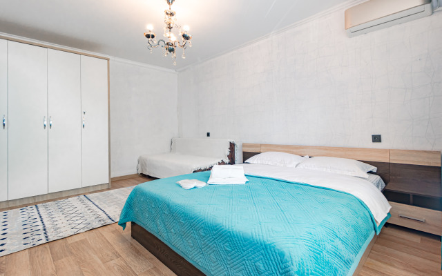 Respubliki Imanova Naberezhnaya Apartment
