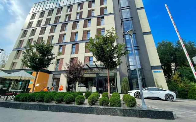 Resident City Hotel