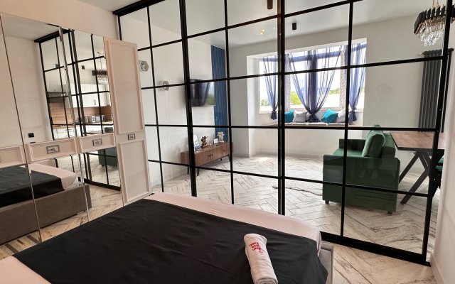 Skandinaviya Odnokomnatnaya Lyuksovaya S Vidom Na Gory Flat