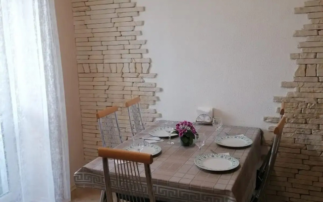 Na Marshala Chujkova Trekhkomnatnye Apartments