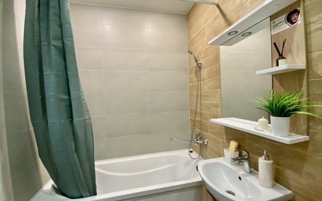 Topaz, Zakrytyy Dvor, Ryadom TTS Kristall Apartments