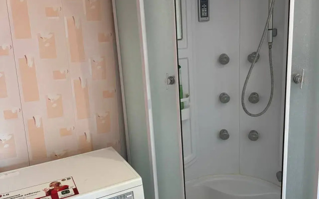 S Banej U Zvonnitsyi Monastyirya Privat House