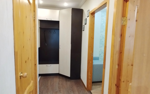 Dvukhkomnatnye Na Komsomolskoy Apartment