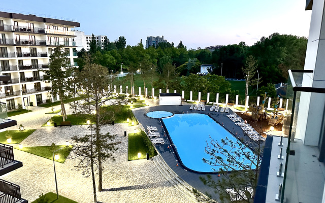 Du Soleil V Rezidentsii Yevropa S Terrasoy Apartments