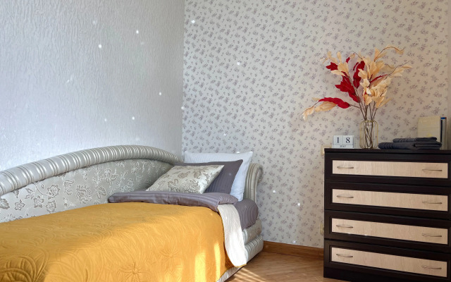 S Dizaynerskim Remontom na Belorusskoy Flat