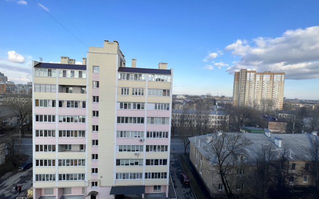 Apartamenty Na Pukhova 31, 5 Etazh Flat