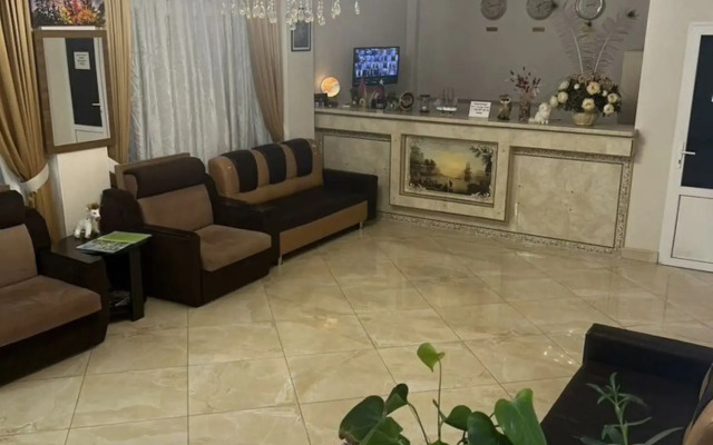 Na Ulitse Prosvescheniya 85b Flat