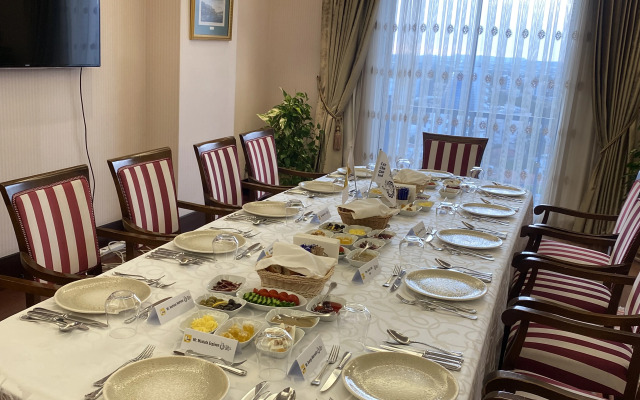 Merit Royal Gardens Hotel & Casino