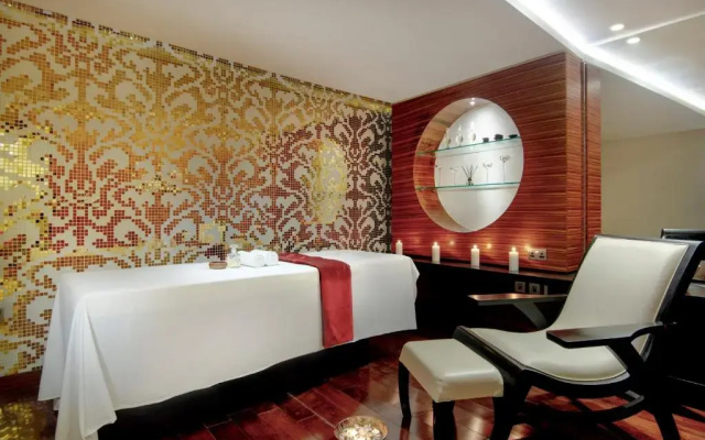 Crowne Plaza Doha - The Business Park by IHG