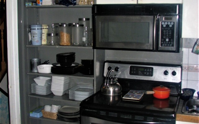 Bob Cinciruk Mini-Hotel