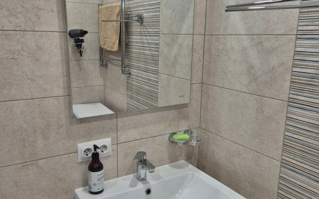 Uyutnaya v Udobnoy Lokatsii Flat