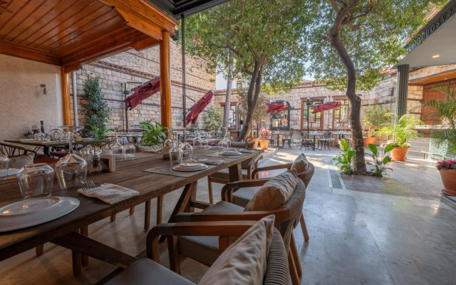 Belmondo Suites Hotel