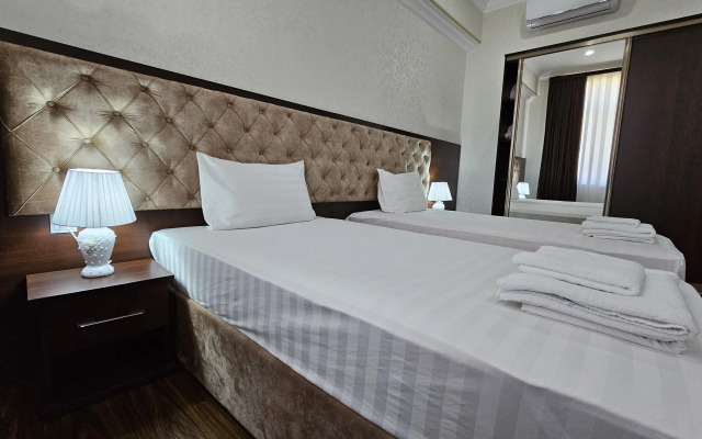 Grand Turon Plaza Hotel