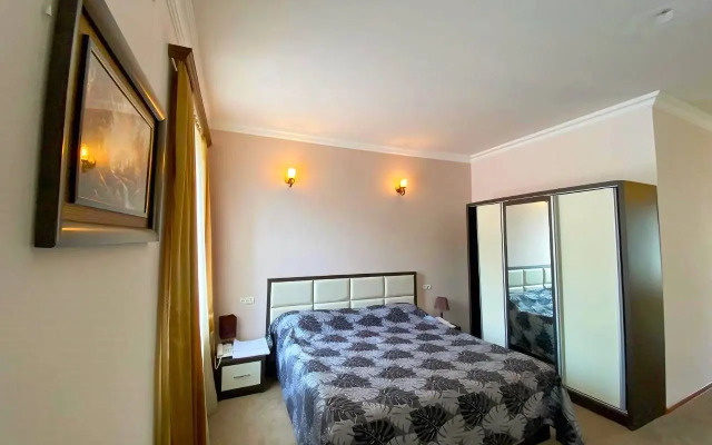 Mina Hotel