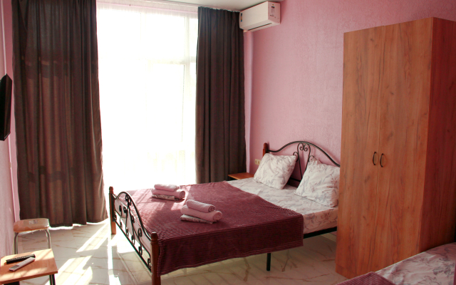 Rozovaya Laguna Guest House