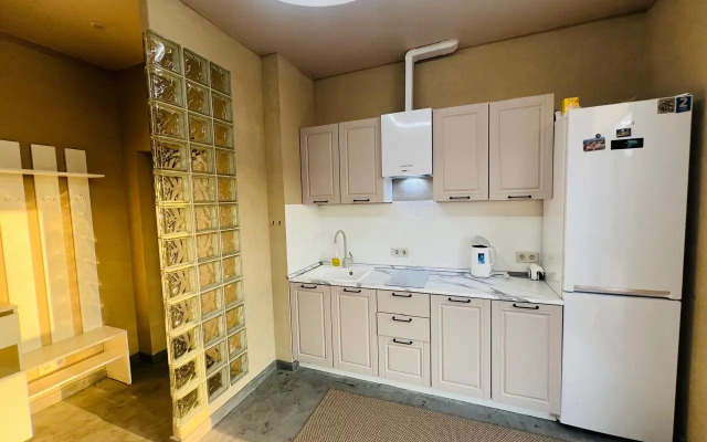 Chetyryokhmestnye apartamenty s balkonom ı basseynom na territorii Apartments