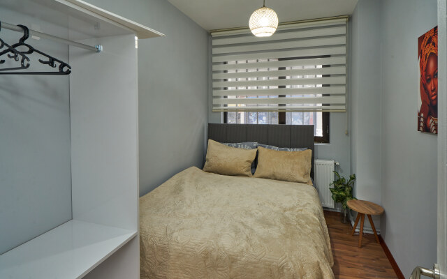 Entrance floor 2 bedrooms at Taksim Flat