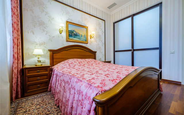 Апартаменты Роскошная квартира Классика с видом на парк