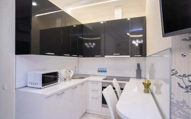 Апартаменты Red Apartments Арт Лайт Сити Апартамент Рафаэль