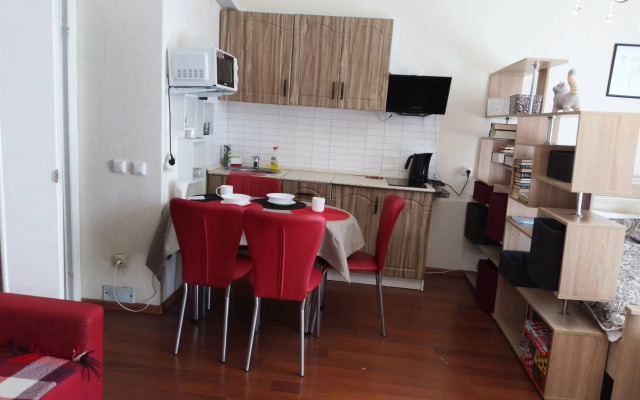 Stilnaya Studiya Na 40-Letiya Pobedy Apartments