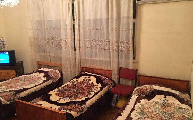 Sakarov & Tours Hostel