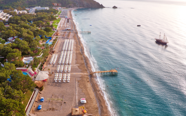 Pirate's Beach Club - Ultra All Inclusive