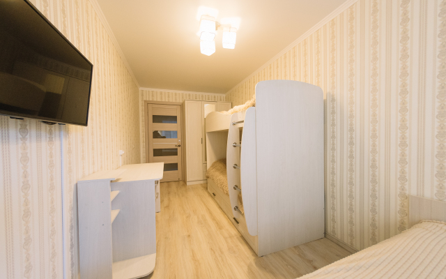 Na Pionerskoy 10 Apartments