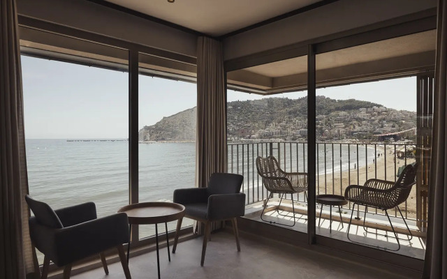 En Vie Beach Boutique Hotel