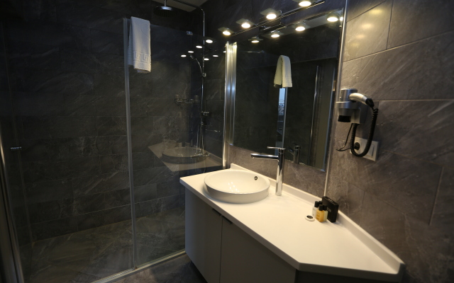 Отель Molton Nisantasi Suites