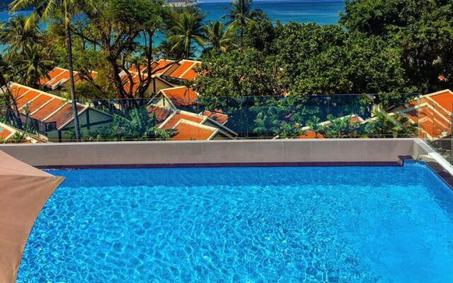 Clarion Hotel Patong Beach